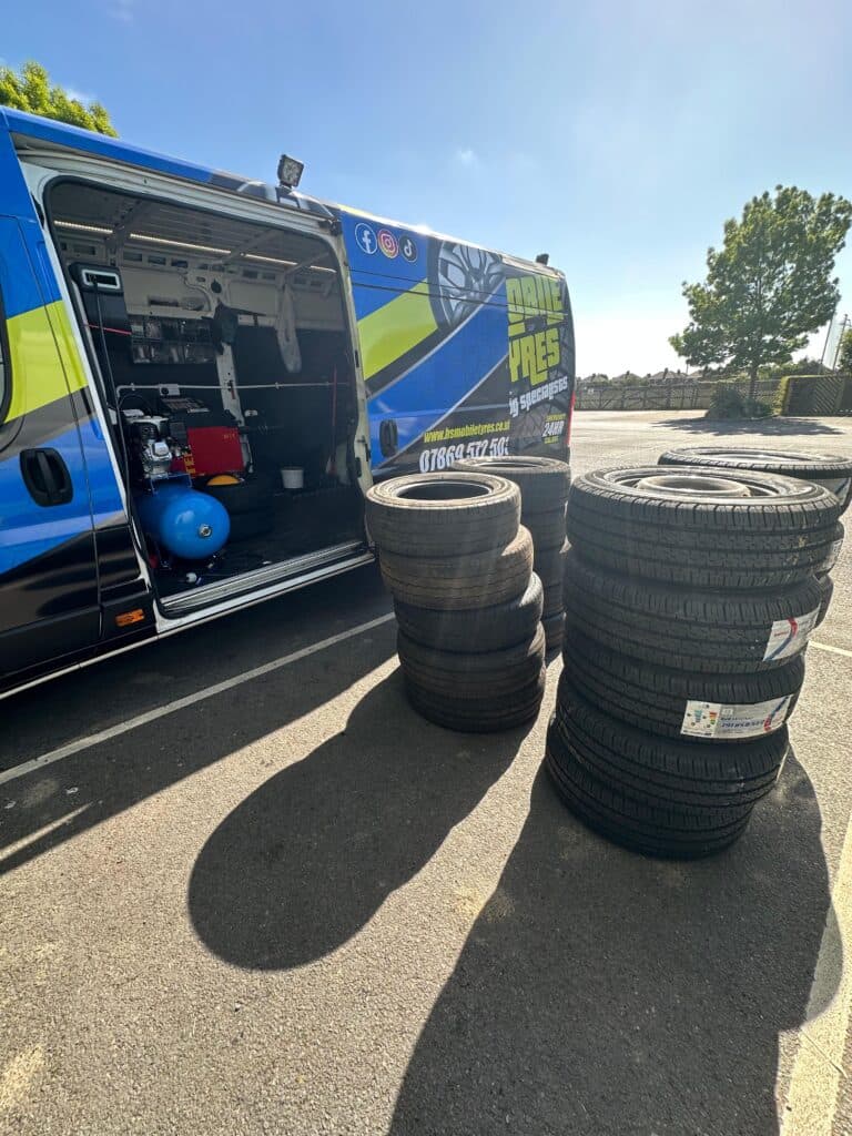 HS Mobile Tyres fitter changing a tyre at a call-out